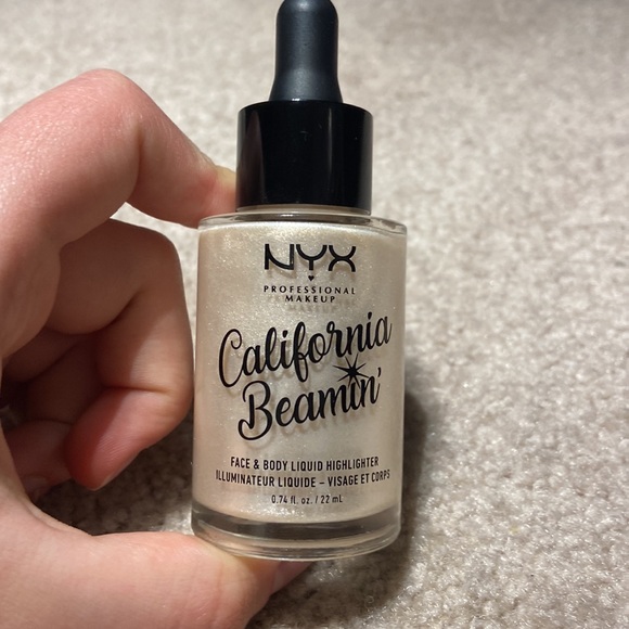 NWOT NYX California Beamin’ in shade Pearl Necklace - Picture 2 of 5